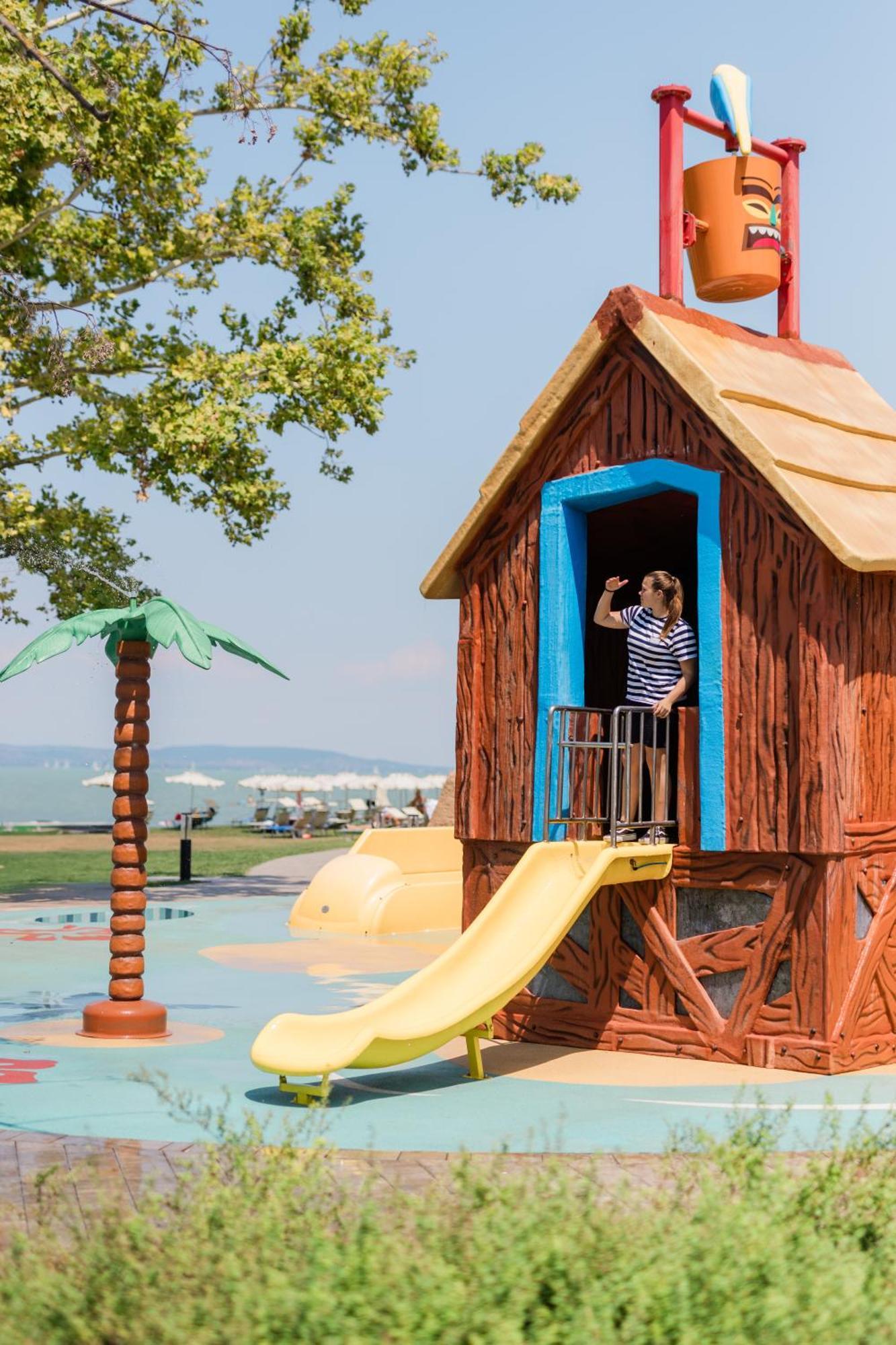 Moevenpick Balaland Resort Lake Balaton Szántód Esterno foto